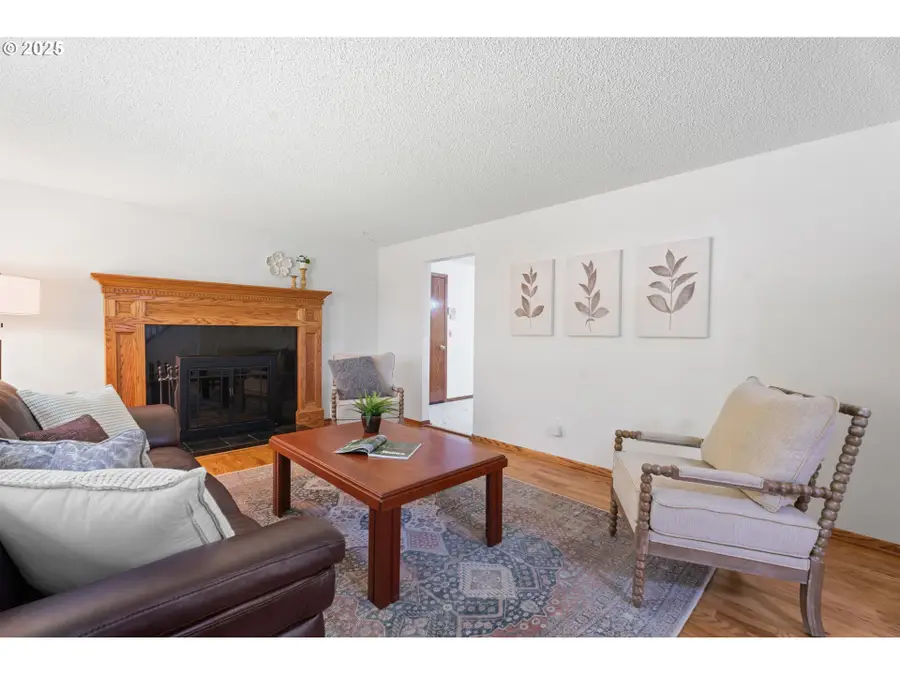 7225 SW Juniper Ter, Beaverton, OR 97008 - Image #3