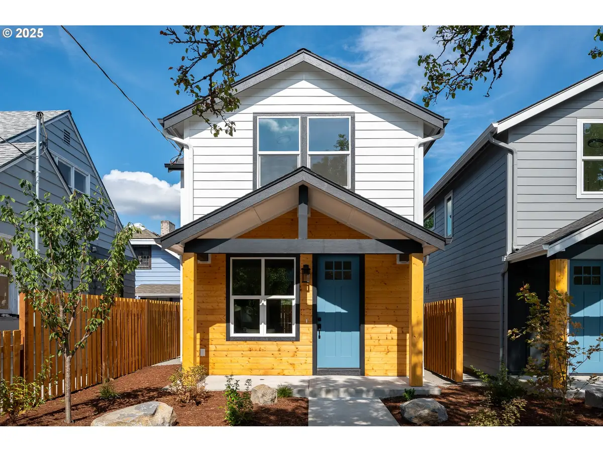 5721 N Willis Blvd #B, Portland, OR 97203 - Image #1