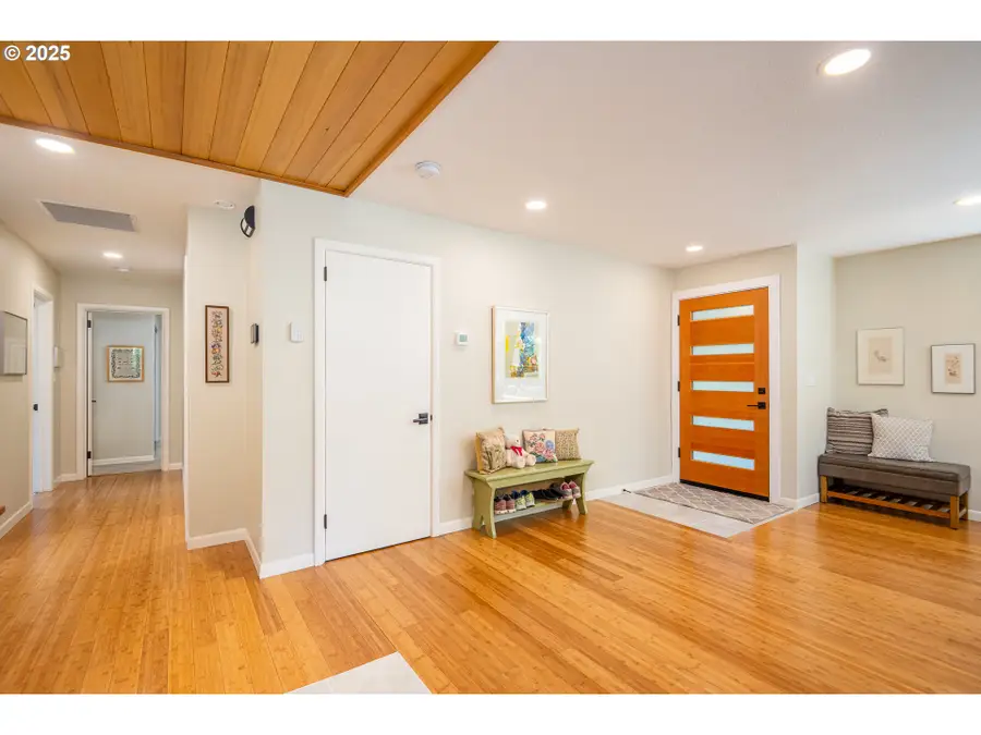 2015 Eastwood Ln, Eugene, OR 97401 - Image #3