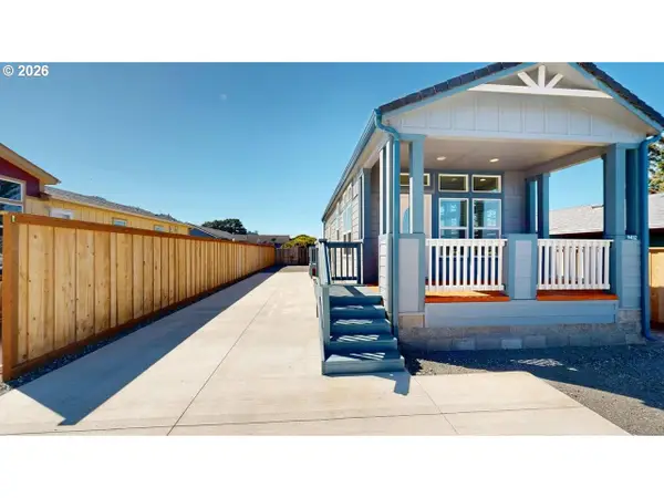 94112 4th St, GoldBeach, OR 97444