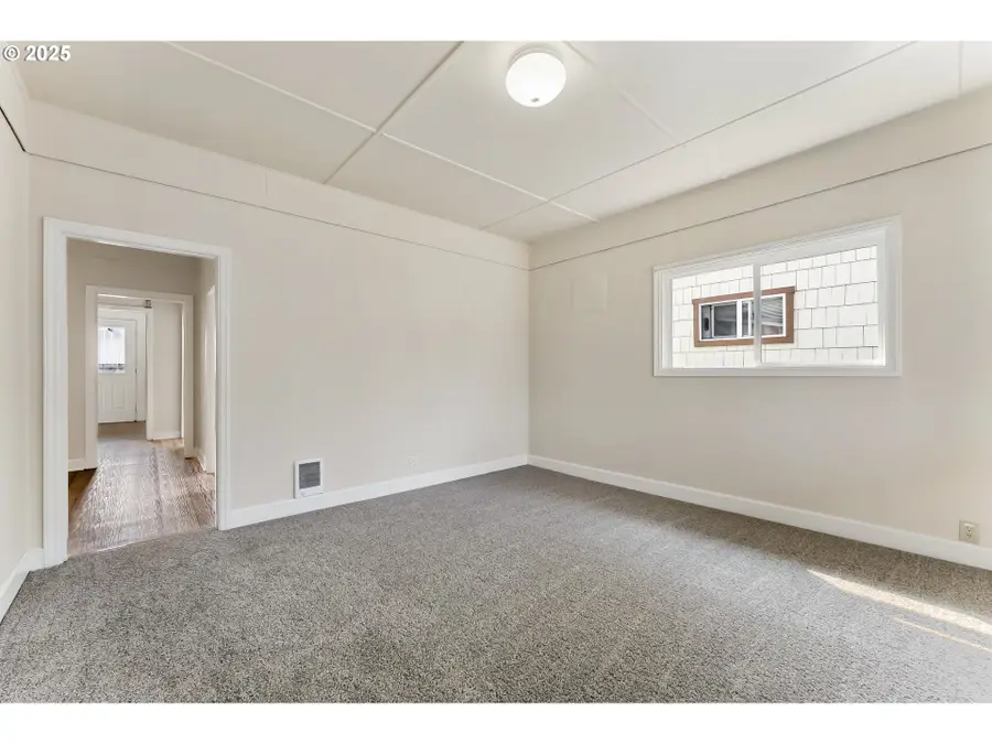 643 SE Parrott St, Roseburg, OR 97470 - Image #3