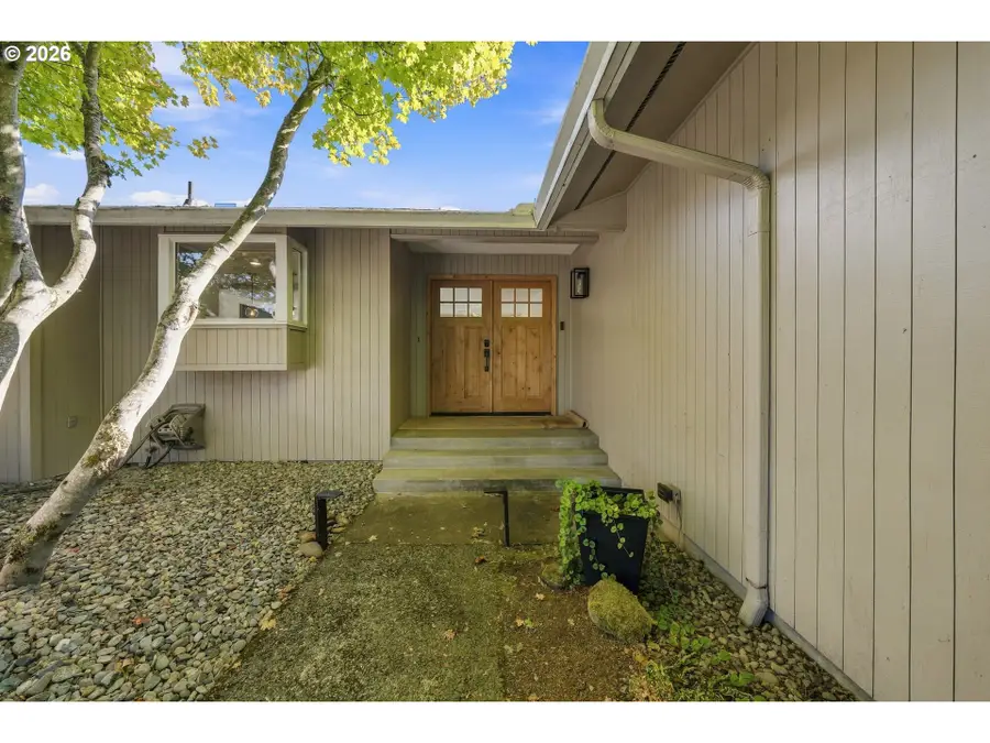 21 N River Dr, Roseburg, OR 97470 - #3