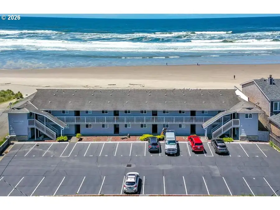 137 S Pacific St, Rockaway Beach, OR 97136 - Image #2