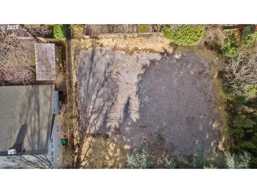 3735 SE Martins St, Portland, OR 97202 - Image #2