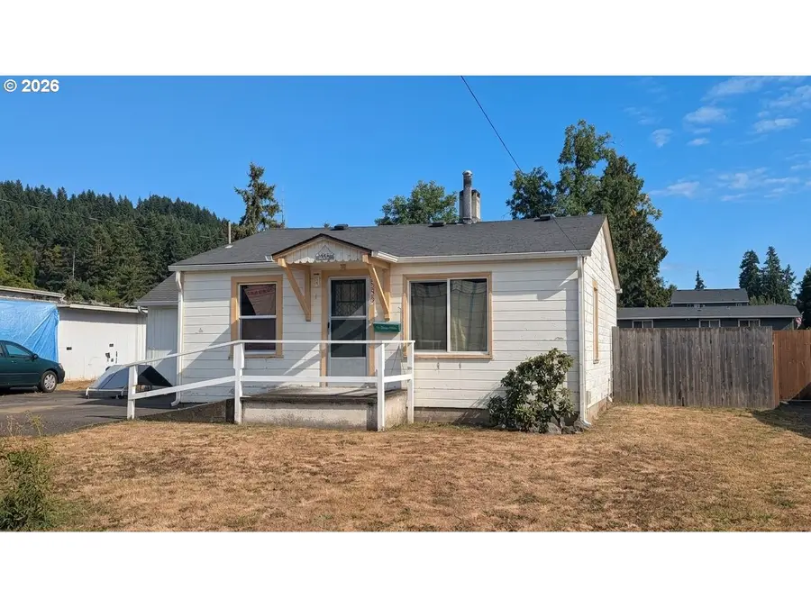 955 Johnson Ave, Cottage Grove, OR 97424 - #2