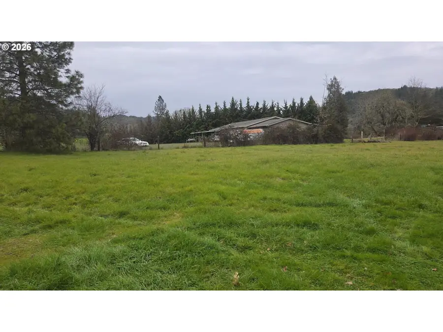 1015 NE Lillian St, Myrtle Creek, OR 97457 - Image #2