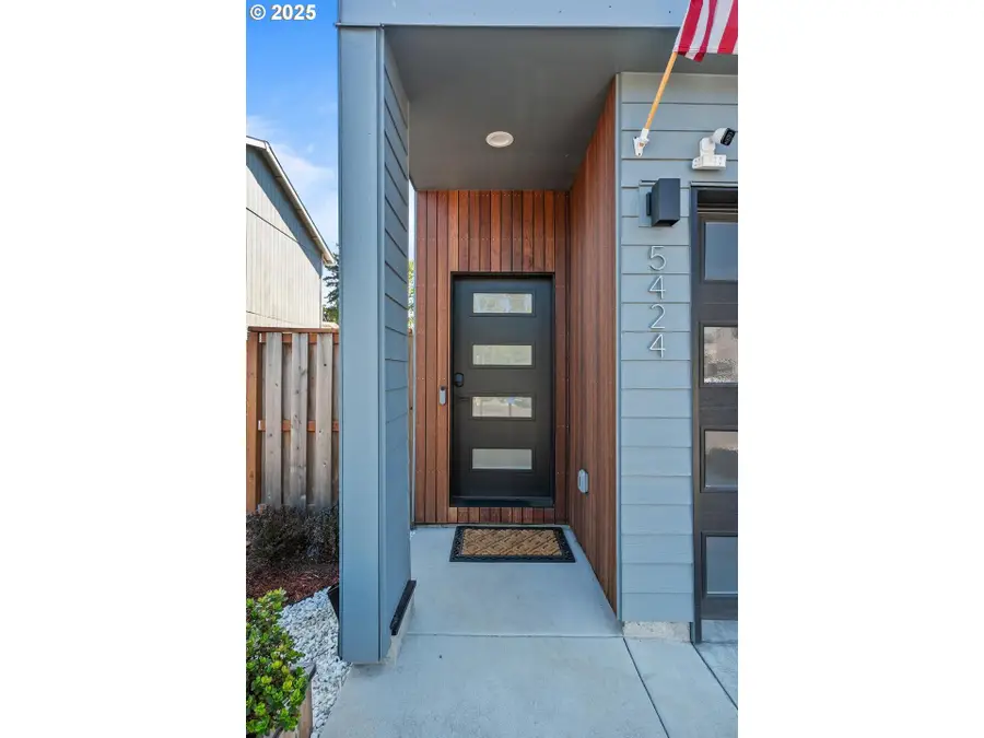 5424 SE Knapp St, Portland, OR 97206 - Image #2