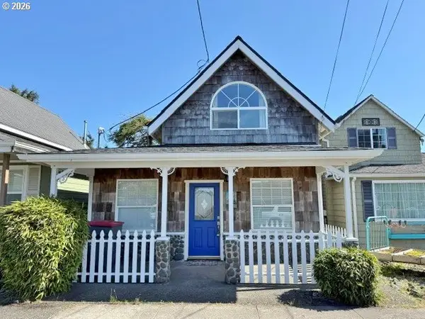 719 12th Ave, Seaside, OR 97138