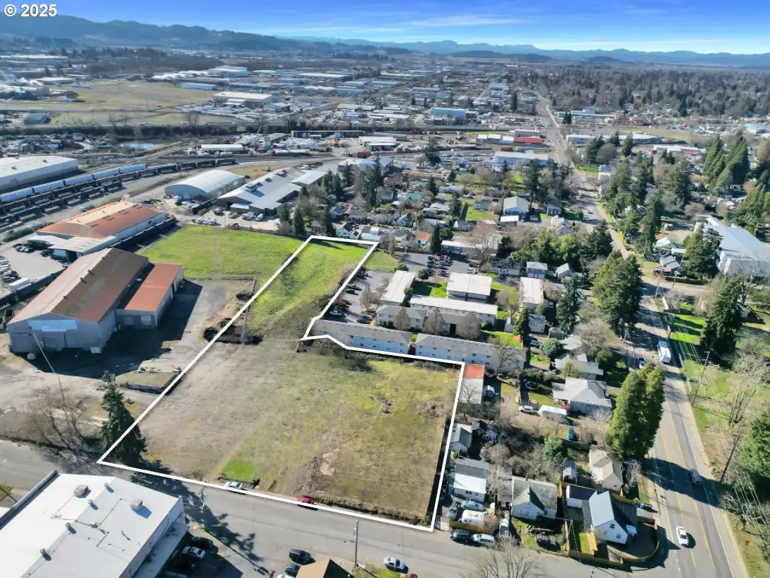 134 N Cleveland St, Eugene, OR 97402 - #1