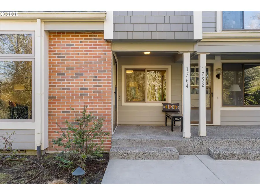 1764 Bonniebrae Dr, Lake Oswego, OR 97034 - Image #2