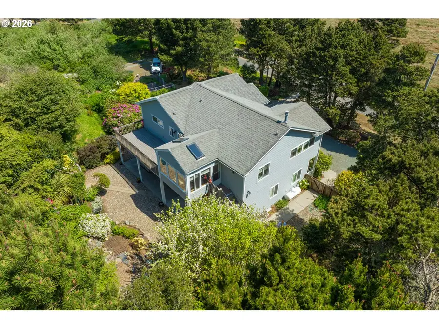 3956 Beach Loop Dr Sw, Bandon, OR 97411 - #3
