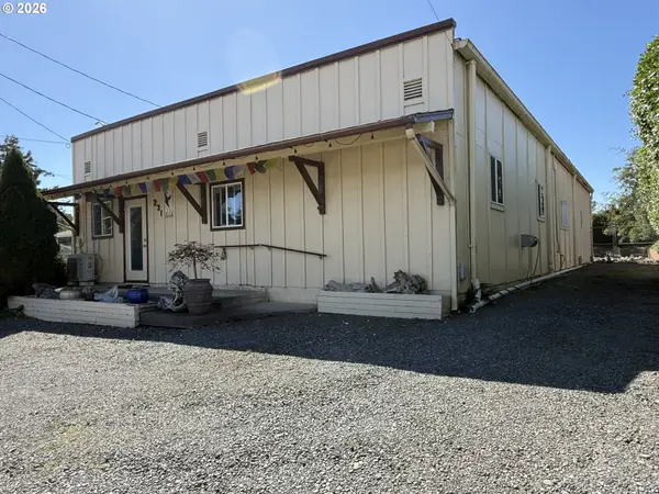 231 Wharf St, Brookings, OR 97415