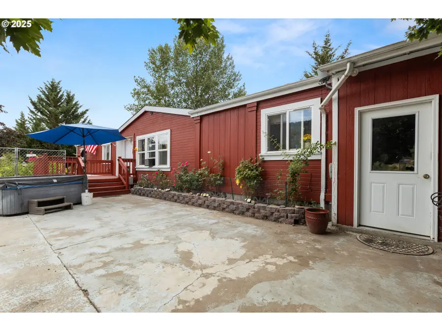 227 Lapp Ln, Roseburg, OR 97471 - Image #2