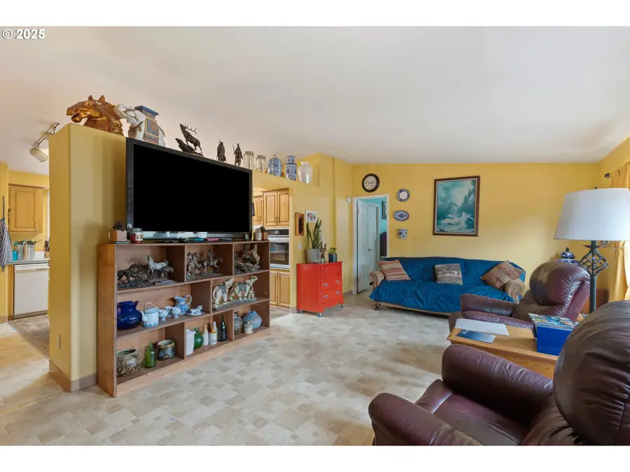 227 Lapp Ln, Roseburg, OR 97471 - Image #3