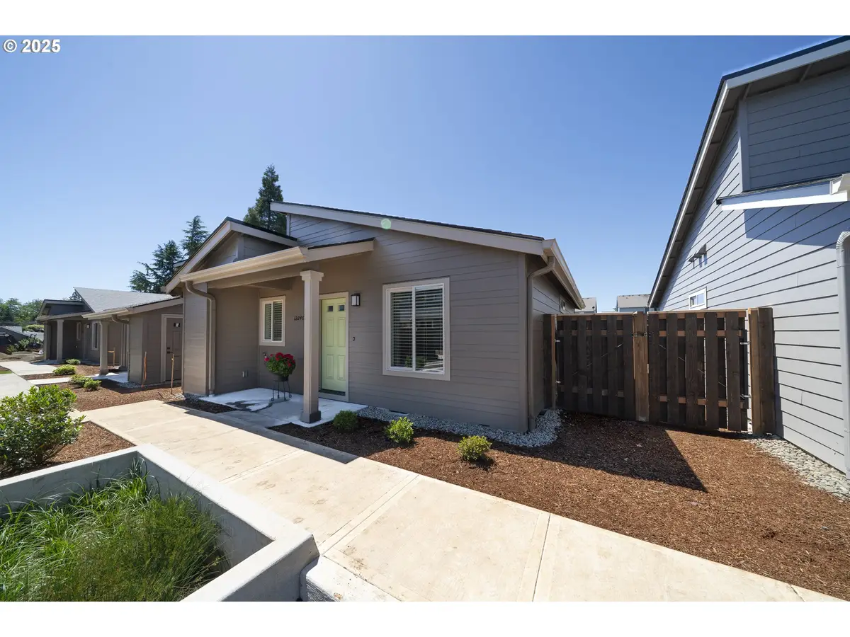 12246 Meadowlawn Dr, Oregon City, OR 97045 - #1