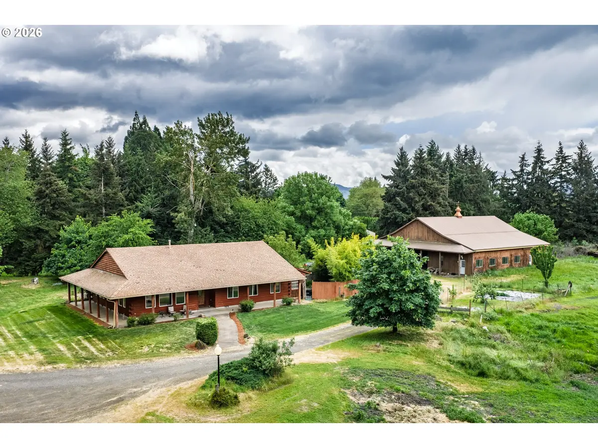 130 Washburn St, Brownsville, OR 97327 - #1