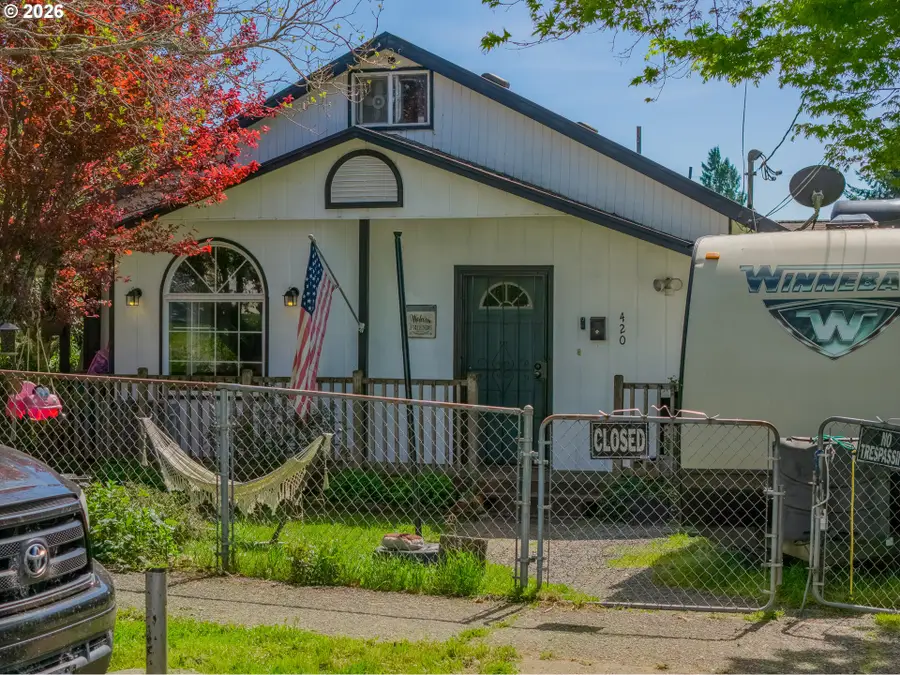420 Willow St, Myrtle Point, OR 97458 - #2