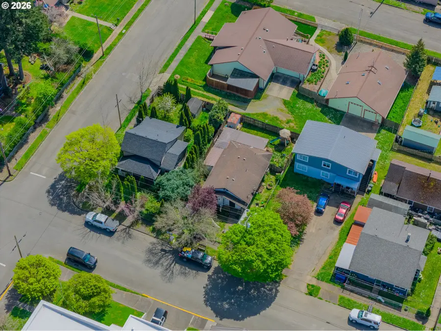 420 Willow St, Myrtle Point, OR 97458 - #3