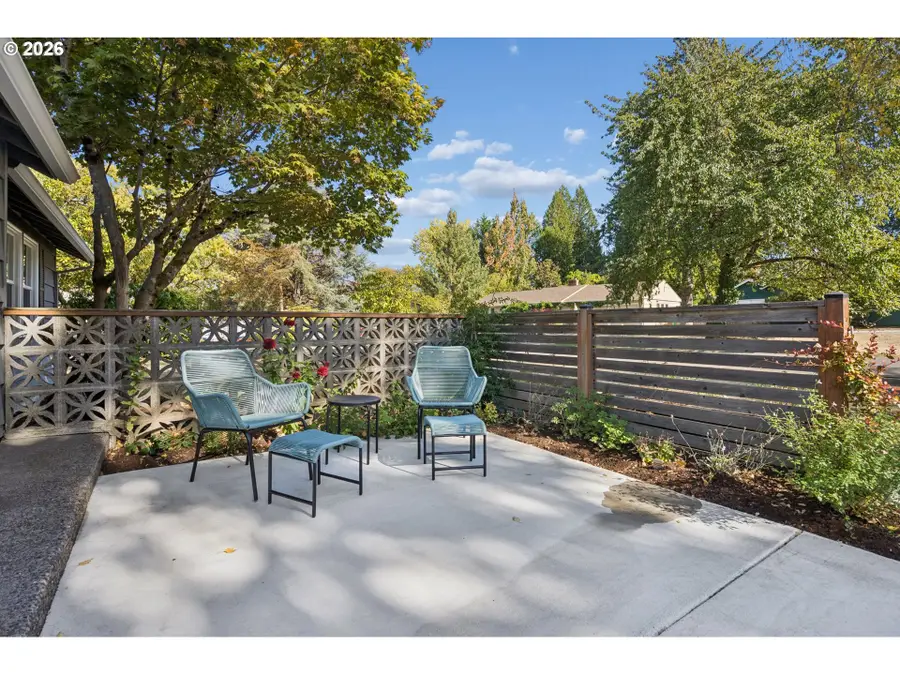 11905 SW Douglas St, Portland, OR 97225 - #3