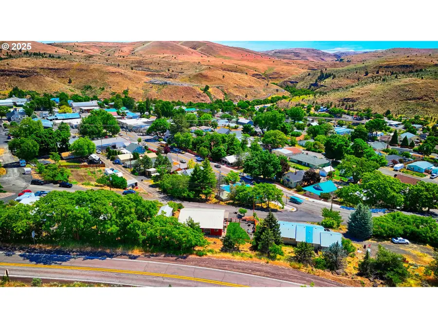 475 Burnham Ave, Maupin, OR 97037 - #3