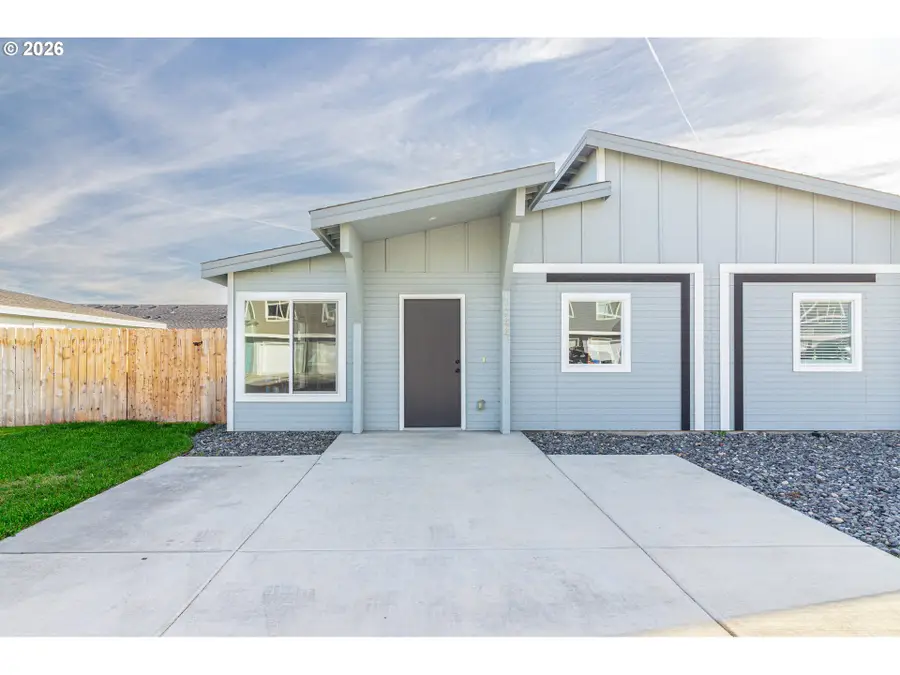 1044 NE Emerald Dr, Hermiston, OR 97838 - #2