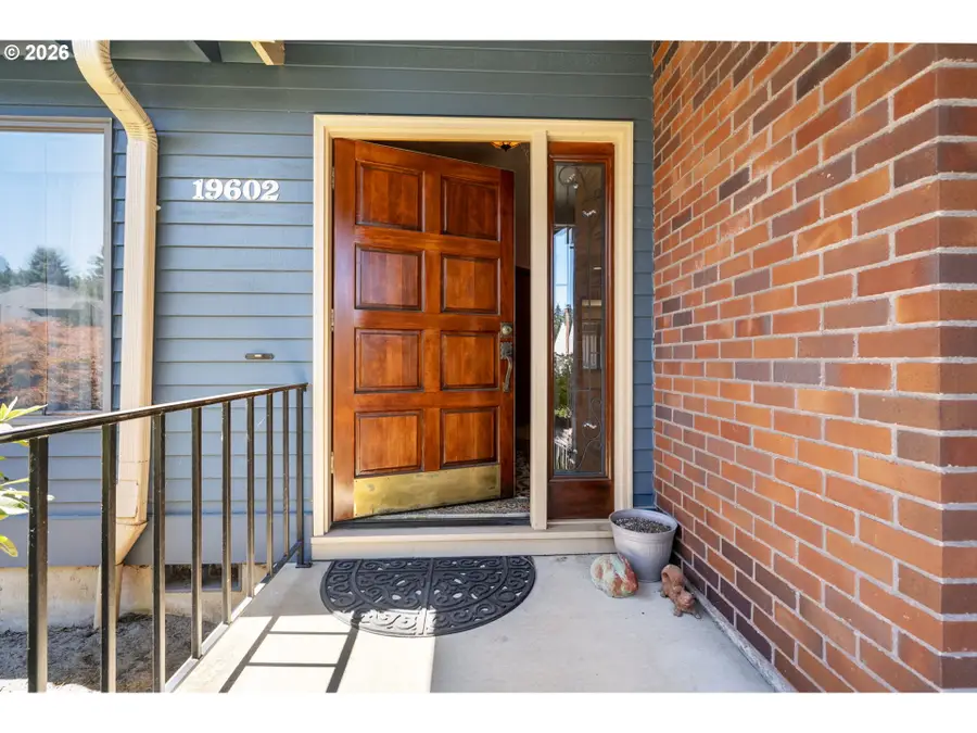 19602 Wildwood Dr, Northwest Clackamas, OR 97068 - #3