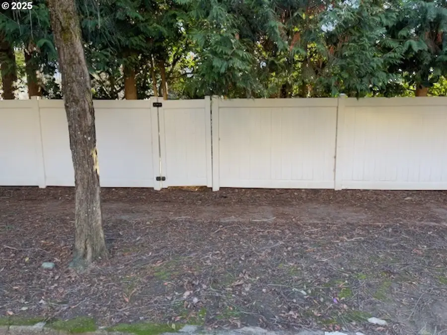 SE Clay St, Portland, OR 97214 - Image #2