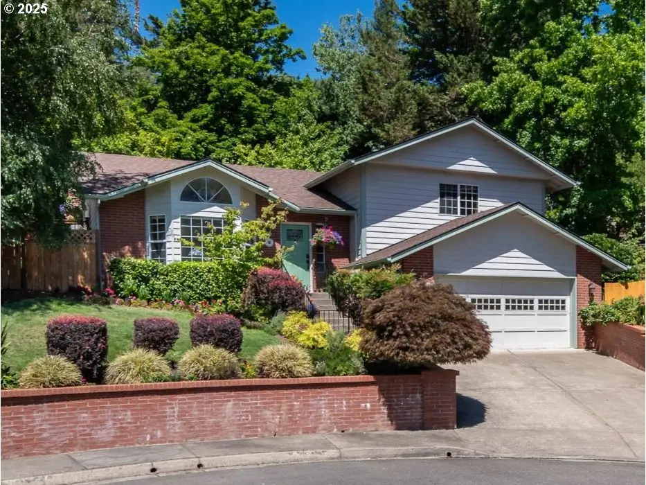 169 NW Brent Ct, Roseburg, OR 97471 - Image #1