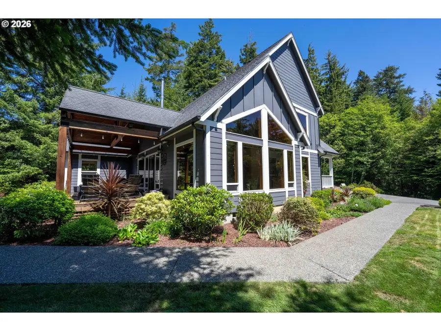 68260 Ridge Rd, North Bend, OR 97459 - #2