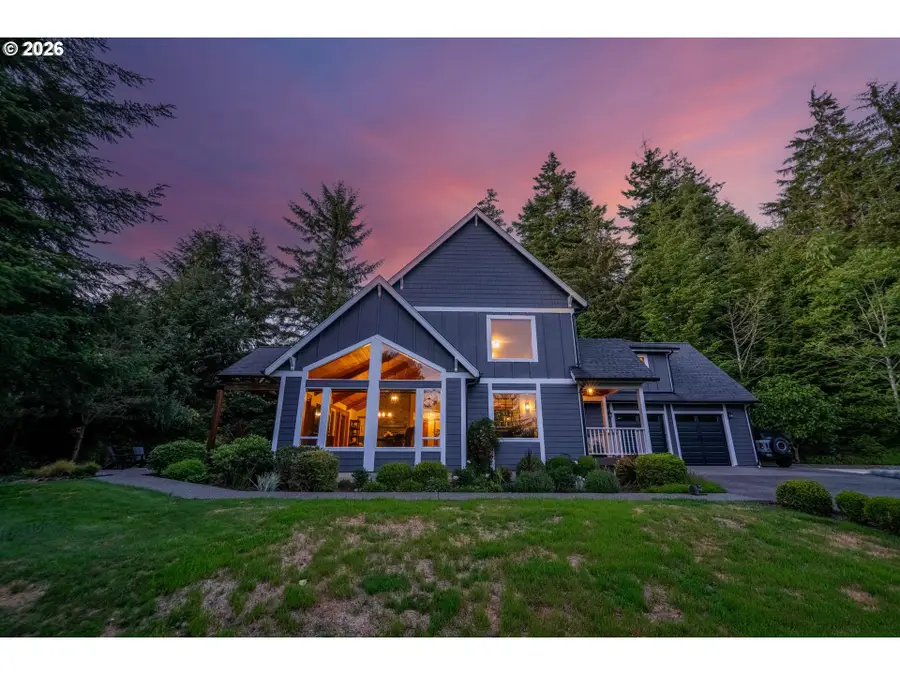 68260 Ridge Rd, North Bend, OR 97459 - #3