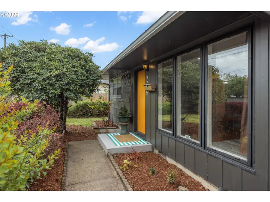 2235 NE 122nd Ave, Portland, OR 97230 - #2