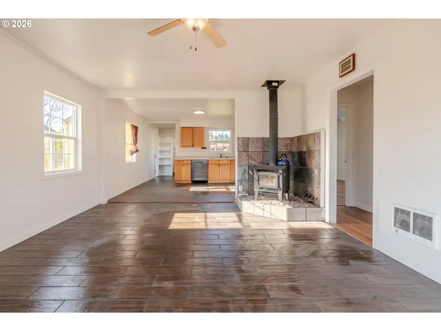 1360 2nd Ave, Sweet Home, OR 97386 - Image #3