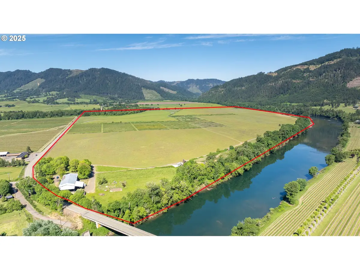 687 Hubbard Creek Rd, Umpqua, OR 97486 - Image #1