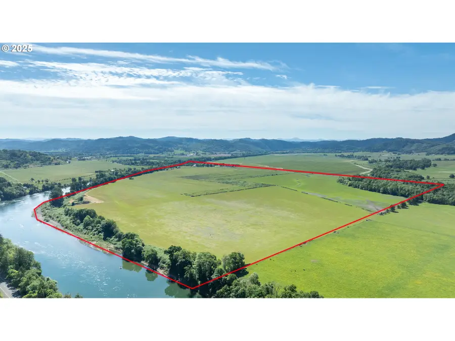 687 Hubbard Creek Rd, Umpqua, OR 97486 - Image #3