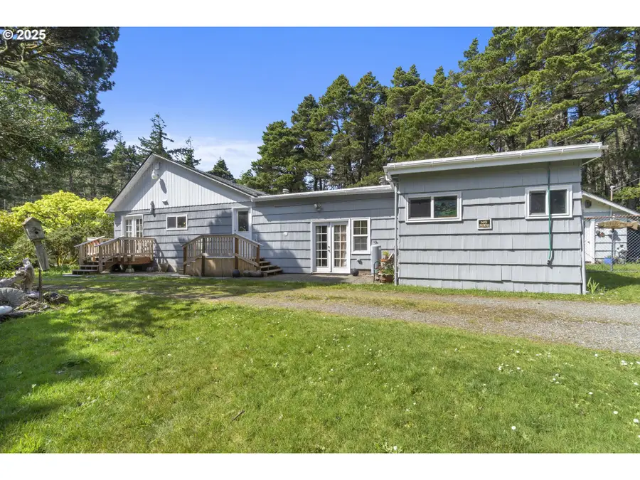 92447 Paradise Point Rd, Port Orford, OR 97465 - #2