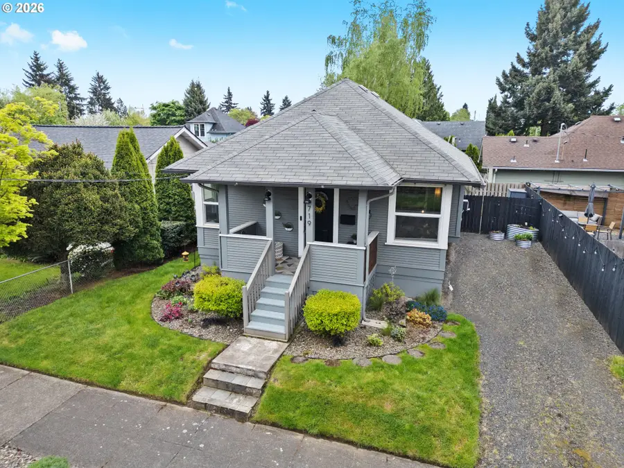 719 W 23rd St, Vancouver, WA 98660 - #3