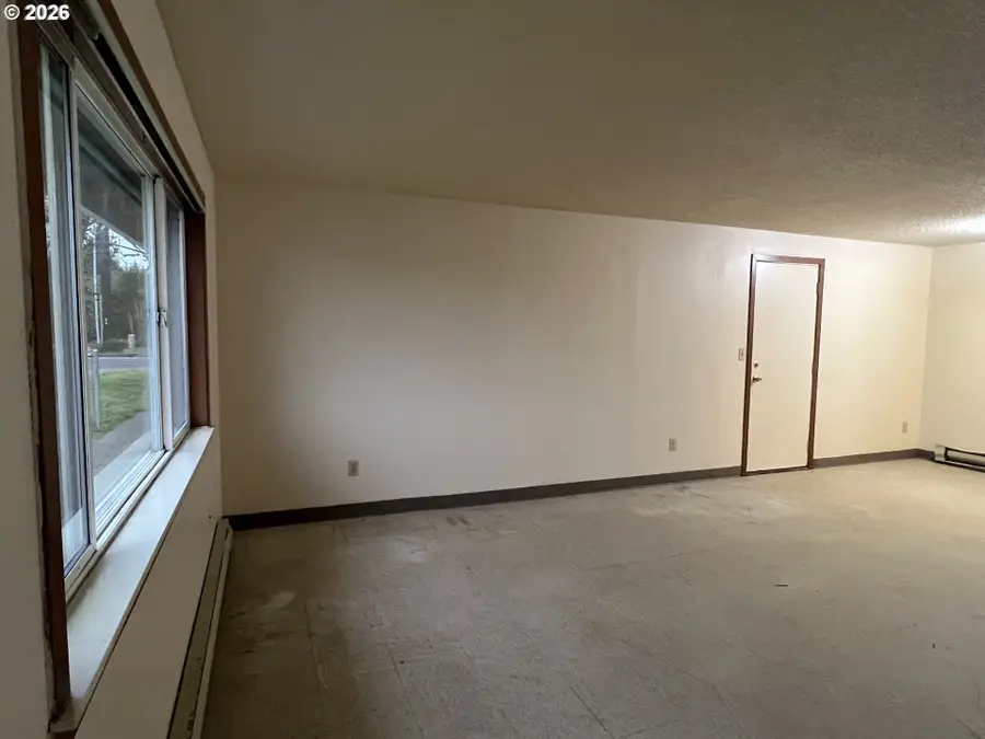 9818 SE Clackamas Rd, Clackamas, OR 97015 - Image #2