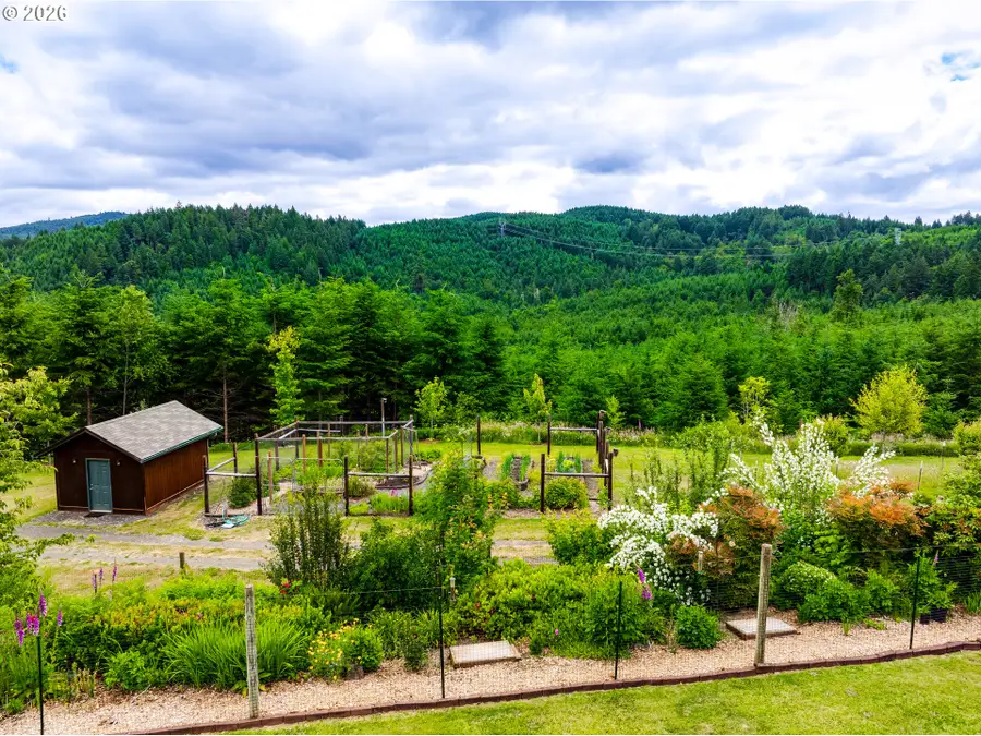 38334 Mccauley Ridge Dr, Springfield, OR 97478 - #3