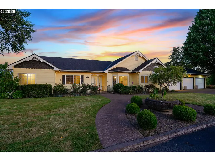 9595 SW Bayou Dr, McMinnville, OR 97128 - #2