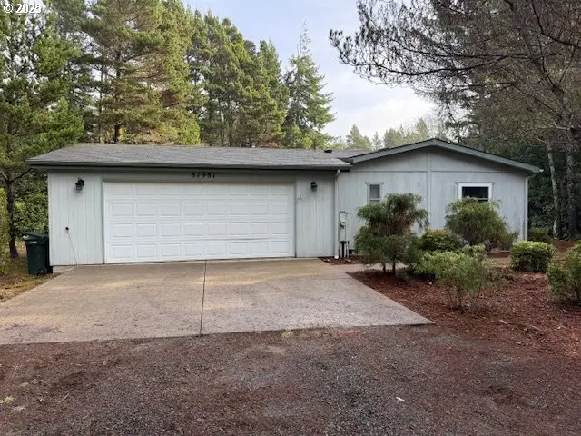 87987 Woodlands Dr, Florence, OR 97439 - Image #2