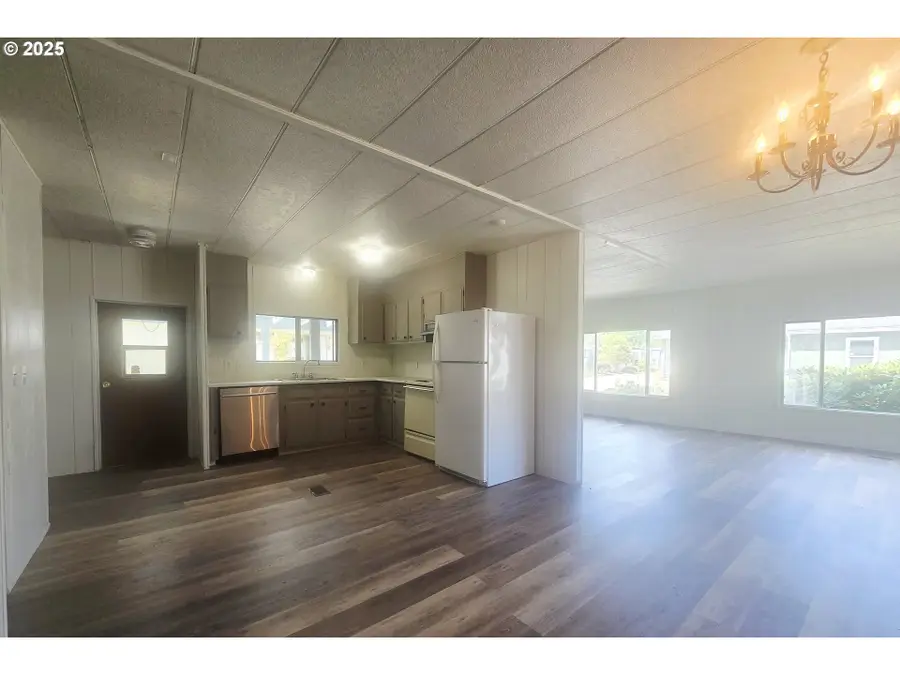 1800 Lakewood Ct #74, Eugene, OR 97402 - Image #2