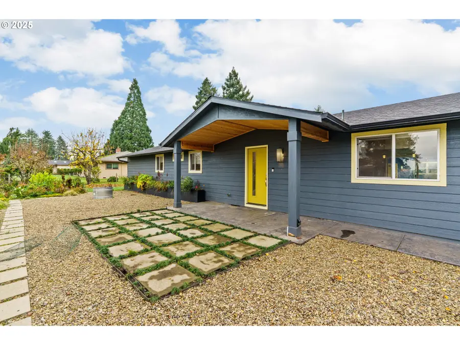 27862 Green Oaks Dr, Eugene, OR 97402 - Image #2