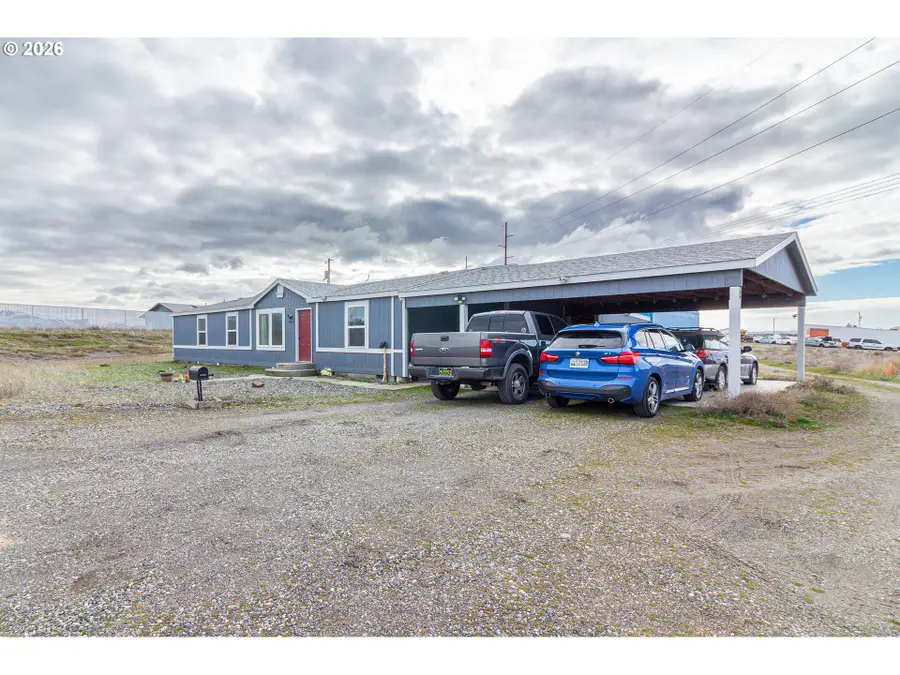 30432 Lauback St, Hermiston, OR 97838 - #3