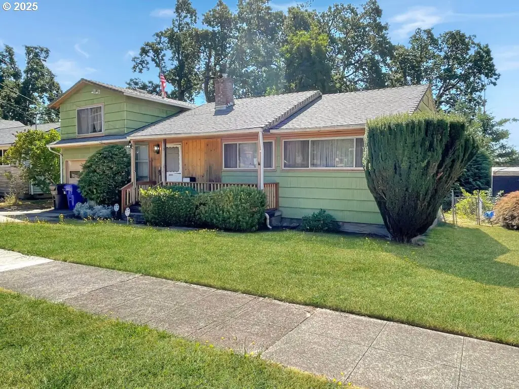 515 E Hereford St, Gladstone, OR 97027 - Image #1