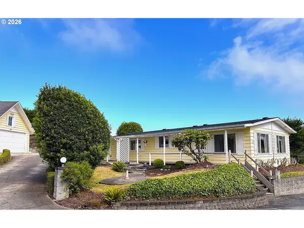 1601 Rhododendron Dr #558, Florence, OR 97439