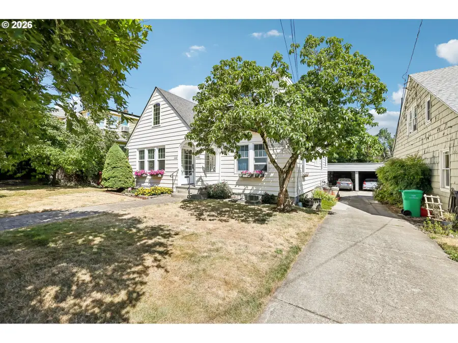 2747 NW Raleigh St #2, Portland, OR 97210 - #2
