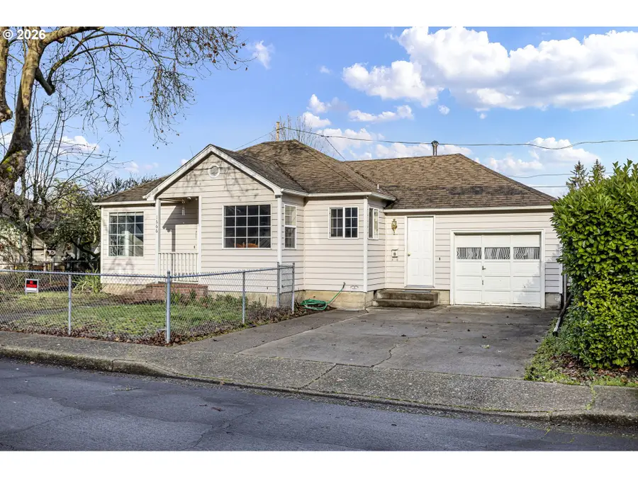 1666 W Myrtle Ave, Roseburg, OR 97471 - Image #3