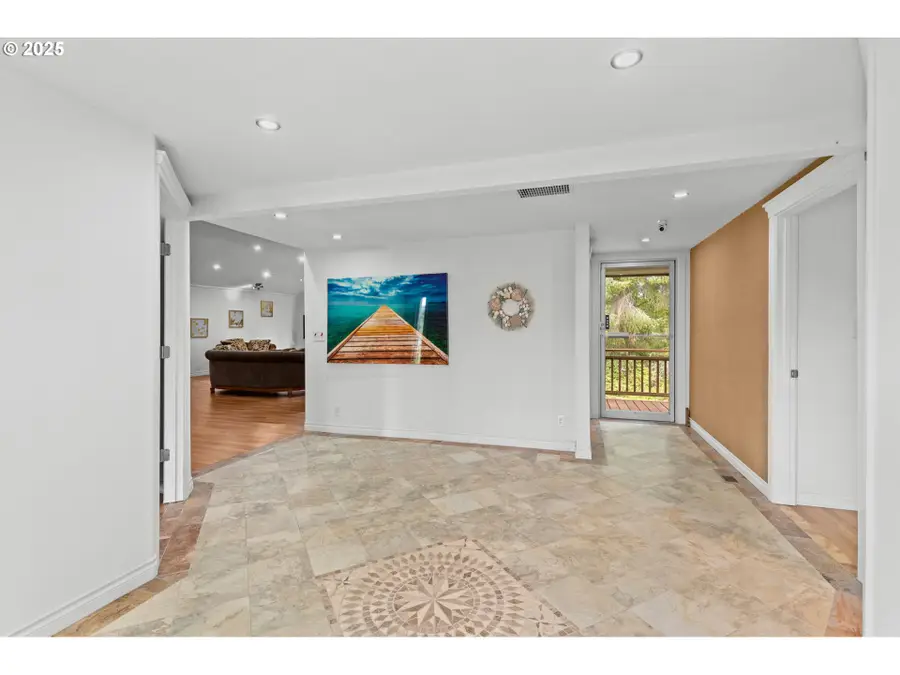 1000 S King St, Seaside, OR 97138 - Image #2