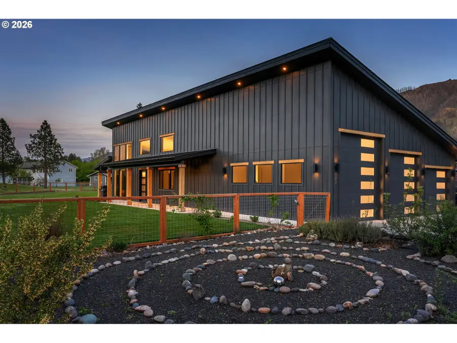 322 Hamilton St, North Bonneville, WA 98639 - #2