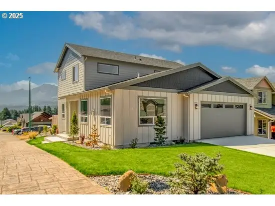 1099 SE Windsong Dr, Cascade Locks, OR 97014 - Image #1